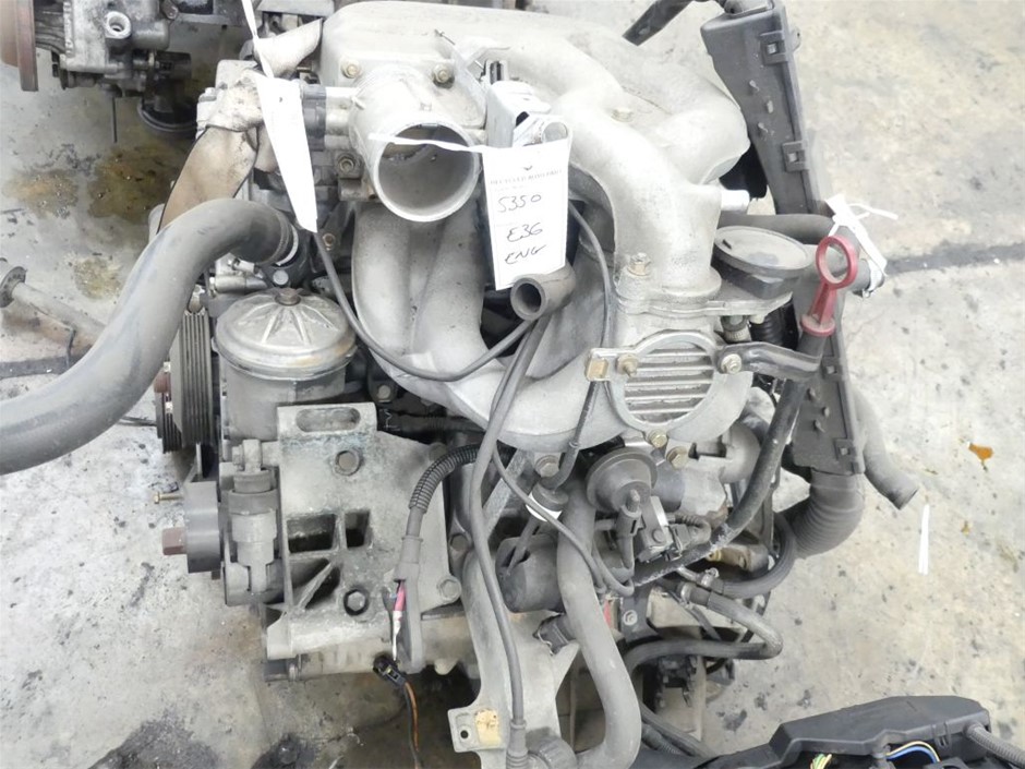 LODGE L9OG3 26.67 cm Round Cast Iron Griddle, Black, Made In USA. NB: Minor