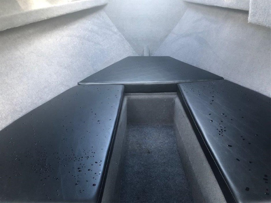 Tolsen Bricklaying Trowel (Plastic Handle)