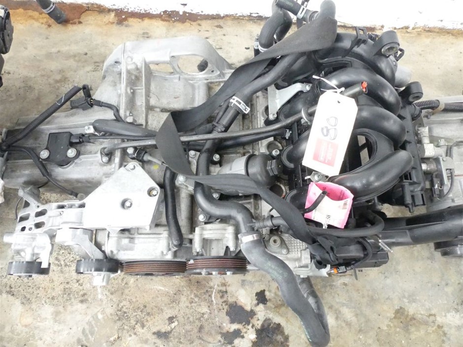 6-7mm White Pearl & Rhinestone Real Platinum Plated Bracelet