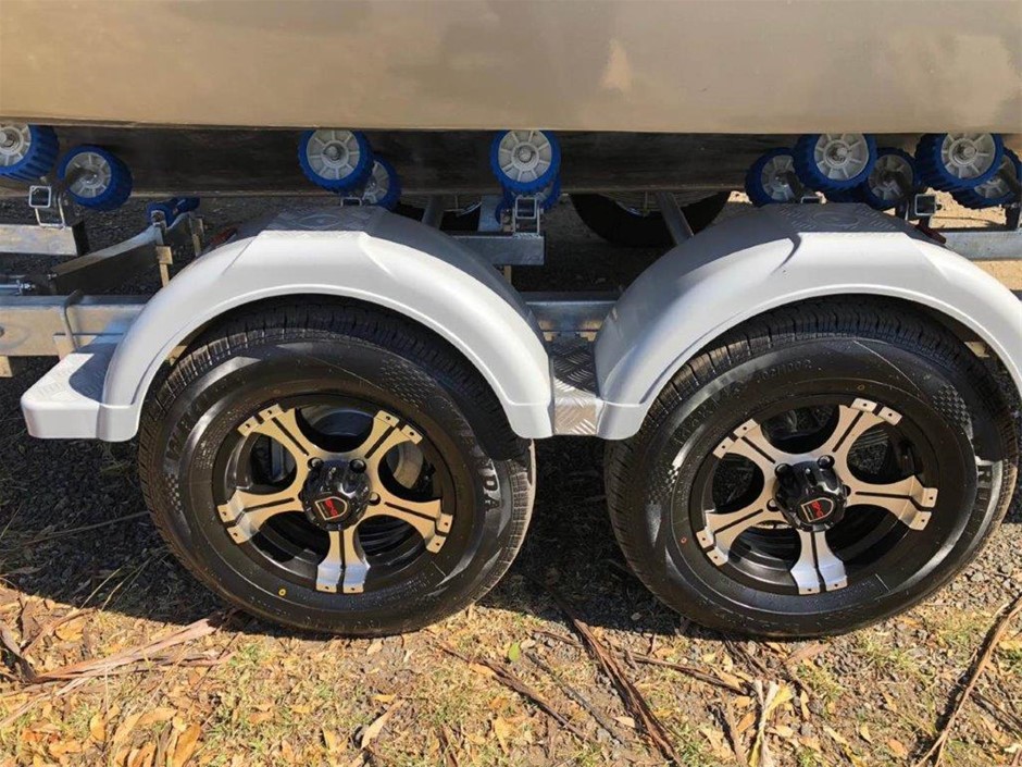 7-8mm Potato & Baroque Pearl Swarovski® Heart Charm Bracelet