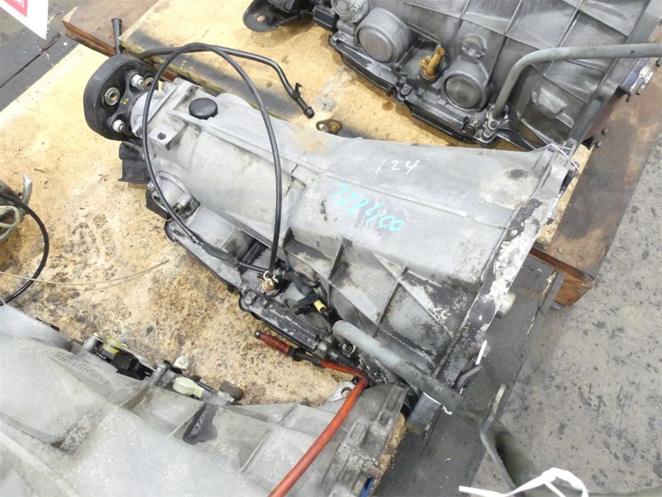 McGuigan Signature Chardonnay 2022 (6x 750mL) SEA