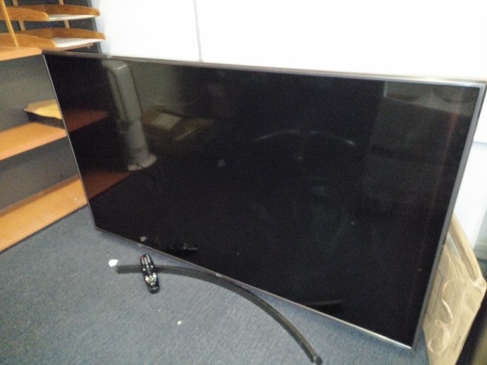 18k White Gold-Filled Tennis Bracelet Facet Cut Simulated Diamonds - 20.3cm