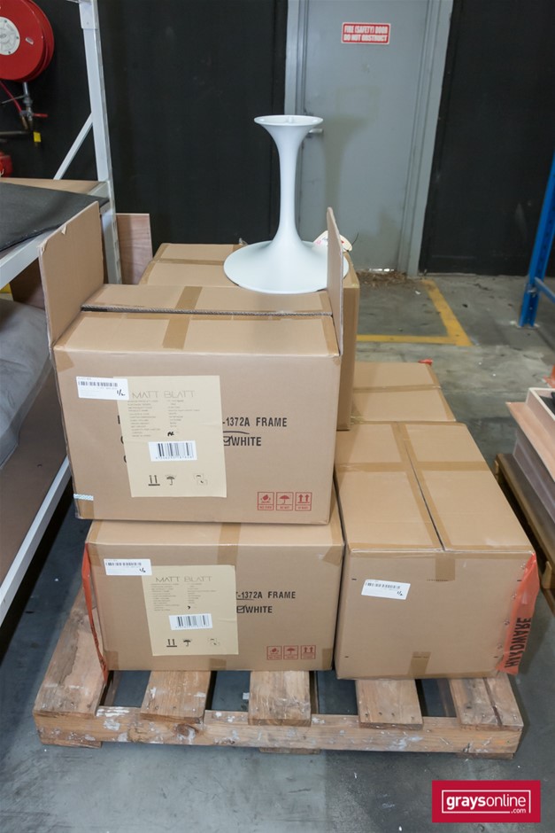 Designer Simulated Diamond Green, Yellow & Blue Leaf Caterpillar Bites Pin