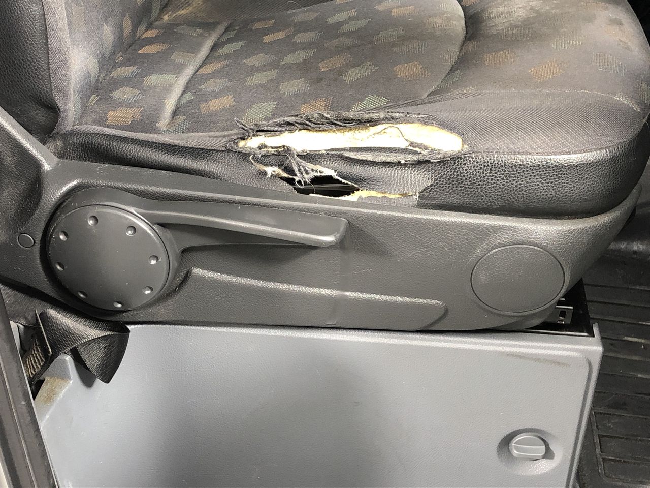 4 x 2XU Women's Sailing Short Sleeve Fibretech Tee, Size XS, White/Green.