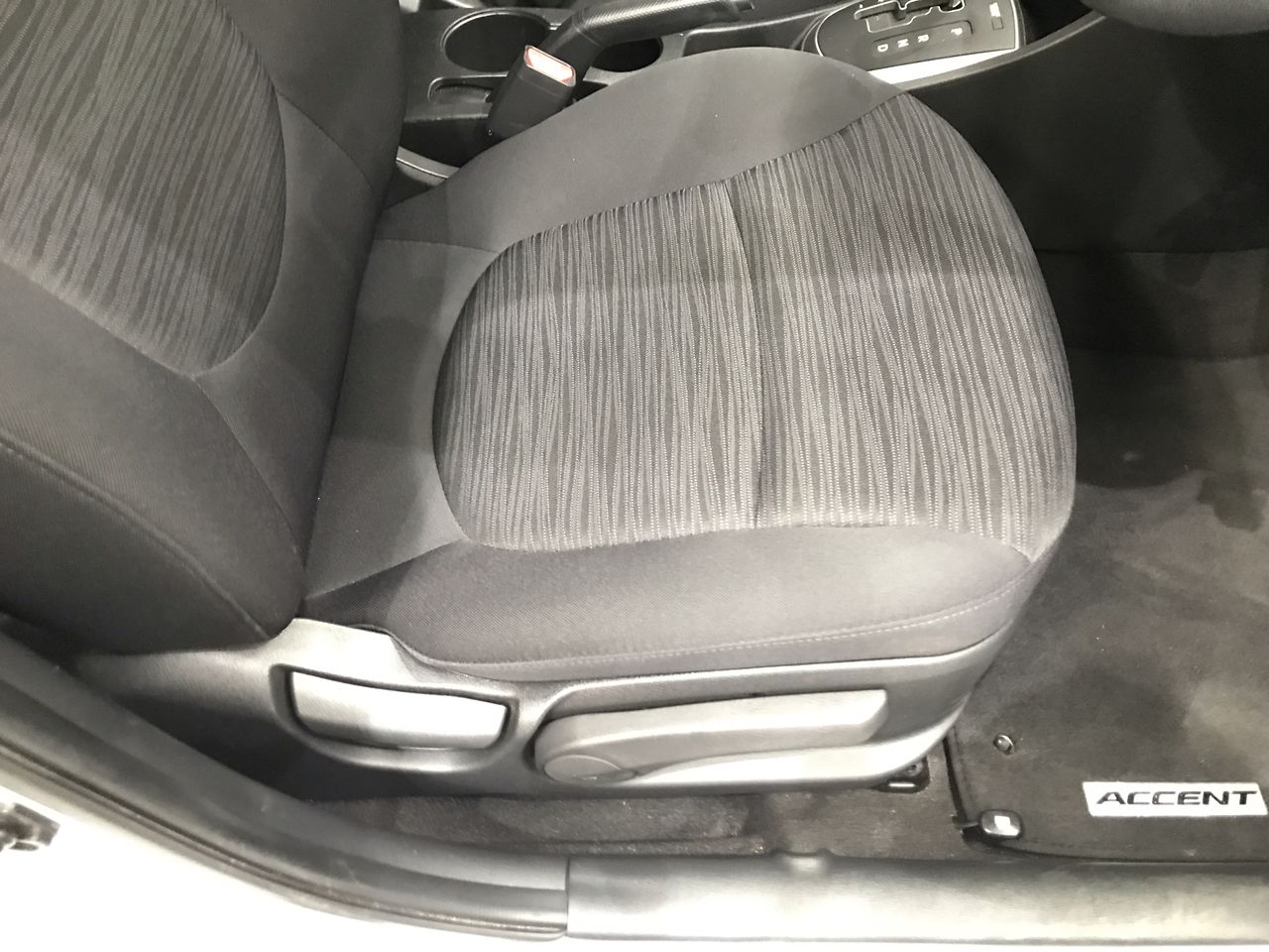 Laurent Perrier La Cuvee NV (1x 1.5L), France.