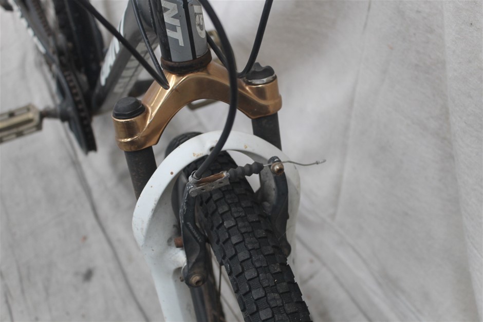 Pierre Delize Blanc De Blancs Brut NV (6x 750mL), France.