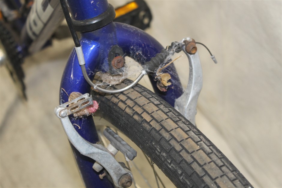 Pierre Delize Blanc De Blancs Brut NV (6x 750mL), France.