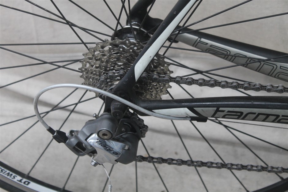 Lindeman's Early Harvest Crisp Chardonnay (6x 750mL).