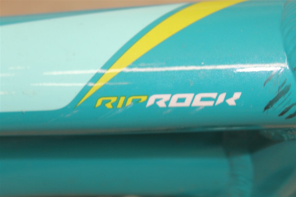 Wolf Blass Red Label Shiraz (6x 750mL), SEA.