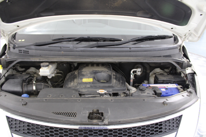 OUTSET Grill and Kitchen Apron, Brown Leather, 27" x 30".