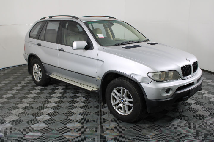 5-6mm Greyish Blue Pearl & Swarovski Pearl Charm Bracelet
