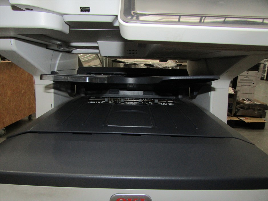 Stunning Rhodium Plated Simulated Diamond Ring - US Size 6