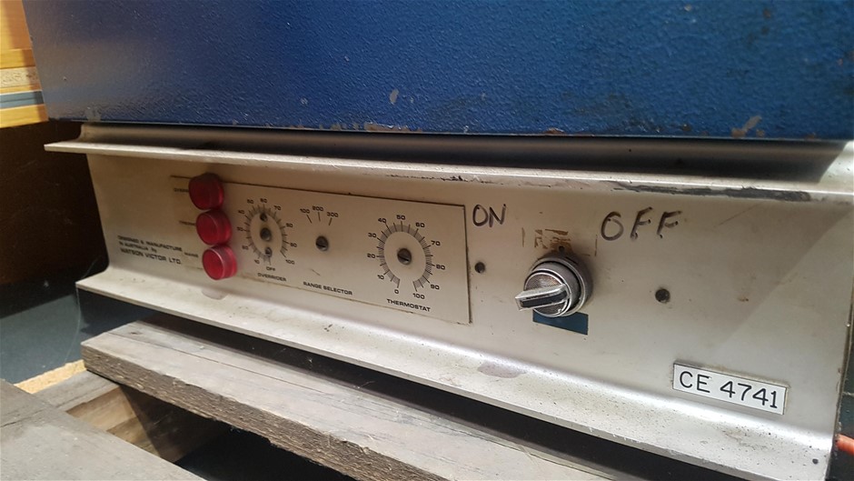 Stainless Steel Lightening Bolt Necklace in Silver