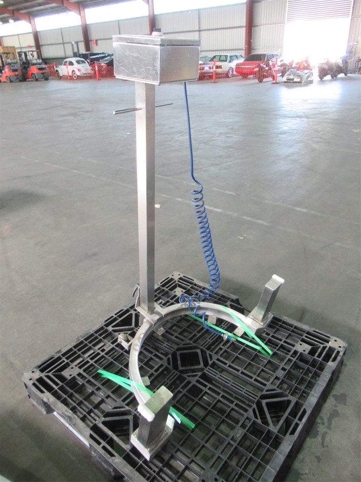 7" Tennis Bracelet Featuring 27 Crystals by Swarovski®