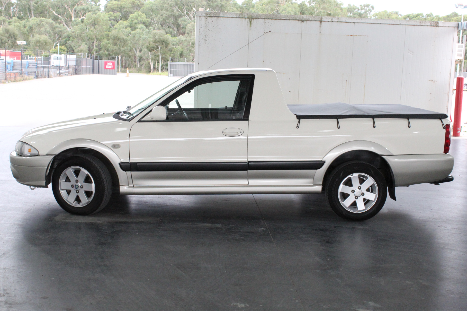 St Huberts The Stag Chardonnay (6x 750mL).