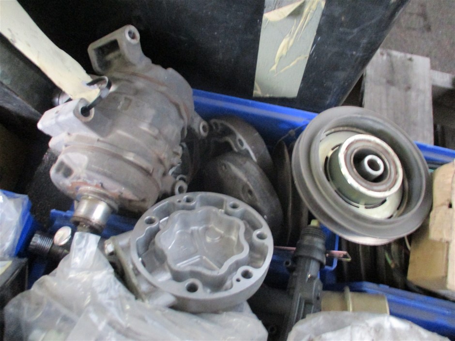 Wolf Blass Yellow Label Moscato  (6x 750mL). Current Vintage Release