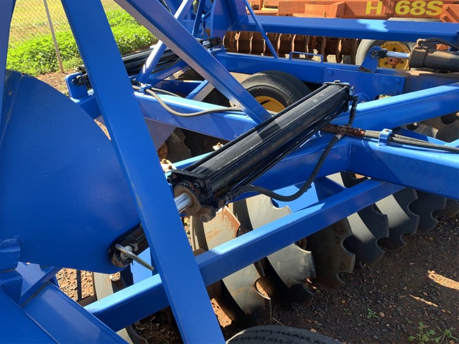 Grizzly Disk Plough Auction (00205040972) Grays Australia