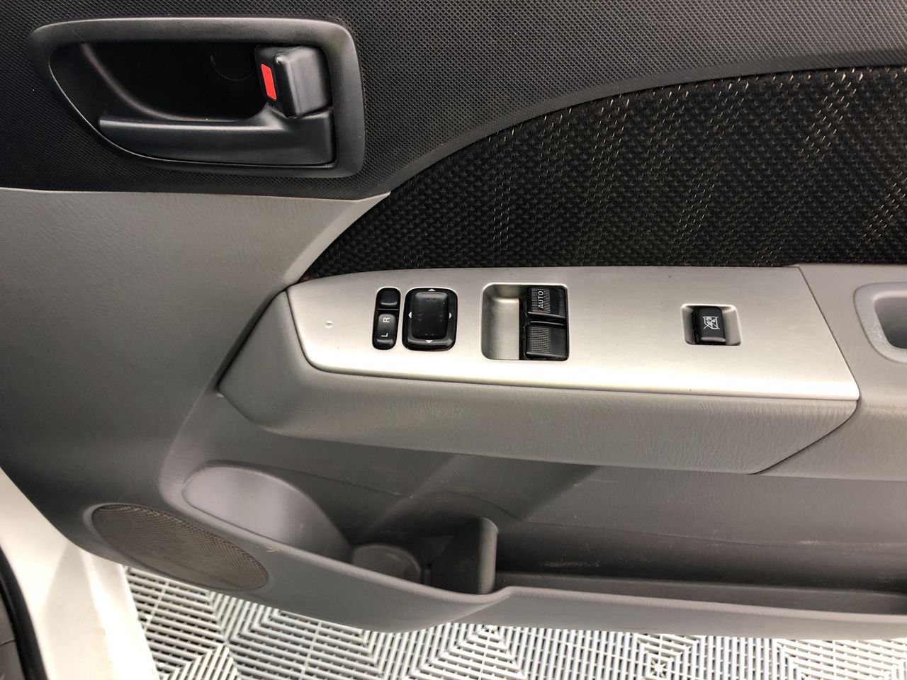 3 x SENSH 20" Soft Grip Hardpoint Handsaws.