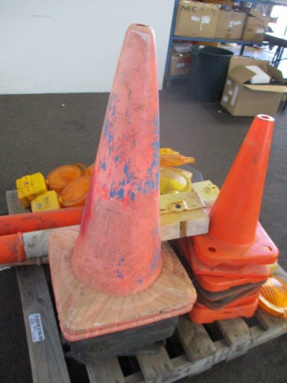 9K Yellow Gold 0.06ct HI SI DIAMOND TSAVORITE RING