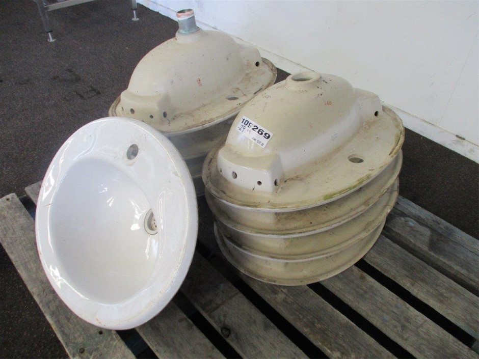 9K WHITE GOLD 0.16ct HI I1 DIAMOND BRACELETUE TOPAZ RING