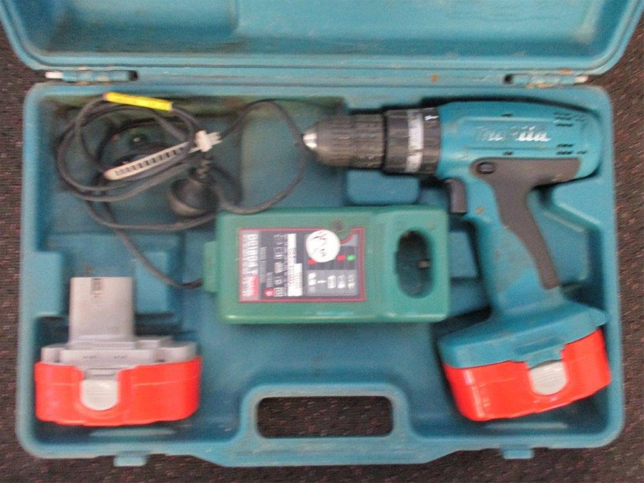 9K WHITE GOLD 0.25CT HI I1 DIAMOND SAPPHIRE PENDANT