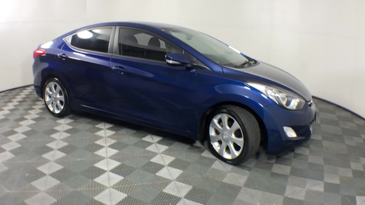 10mm White Pearls with Flower Jade Gemstone Necklace