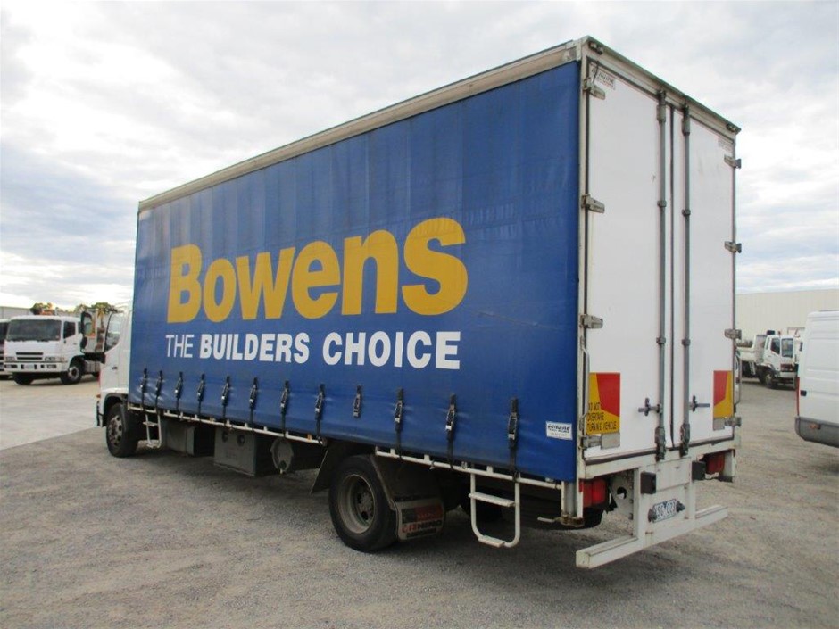 18K Gold Filled 925 Silver Simulated Diamonds Cross Pendant Necklace