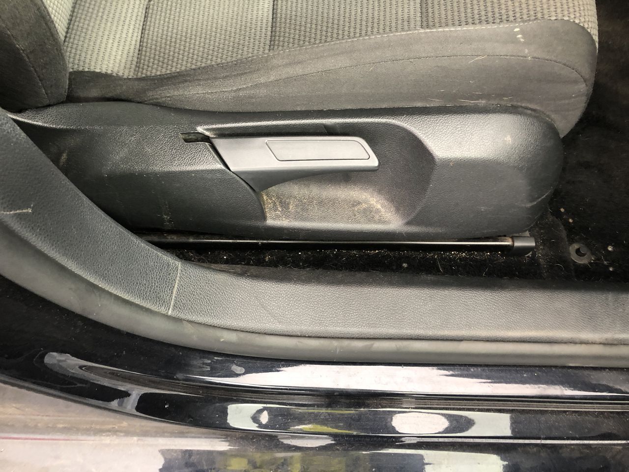 9K WH GLD 0.05CT HI I1 DIAMOND SAPPHIRE RING