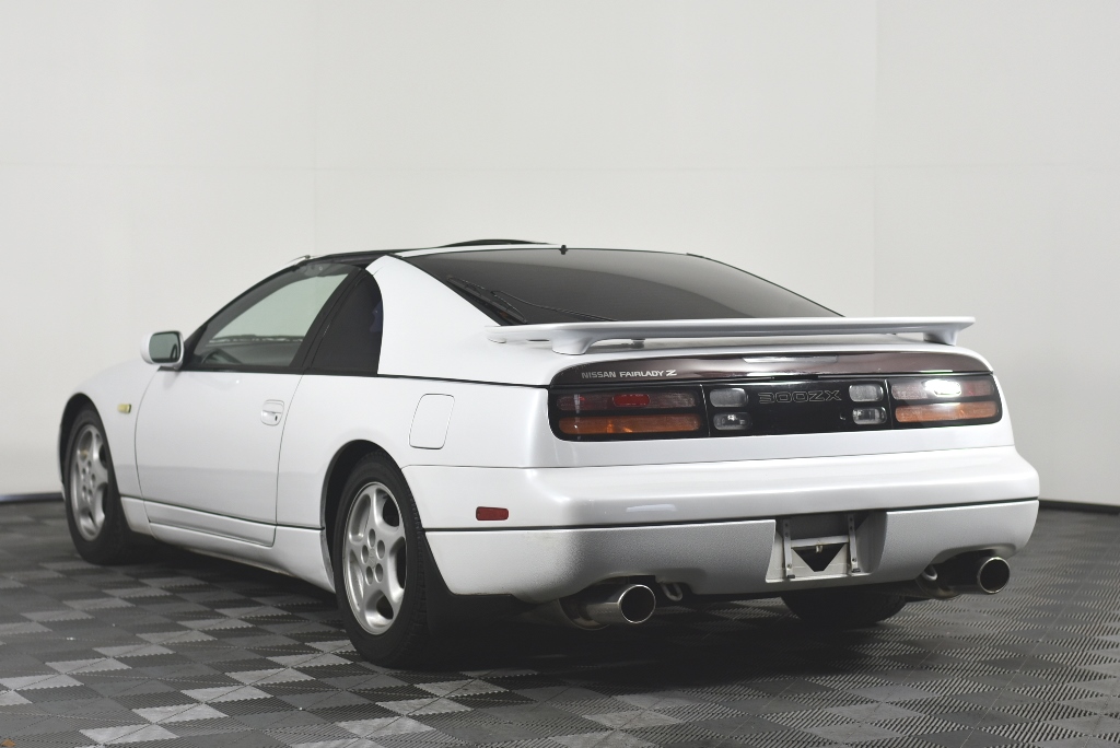 Abstract Geometric Pendant in Silver