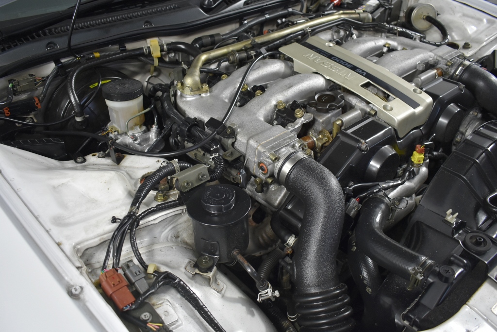 Solid 925 Sterling Silver Spinner Pendant Feat. 80+ Crystals by Swarovski®