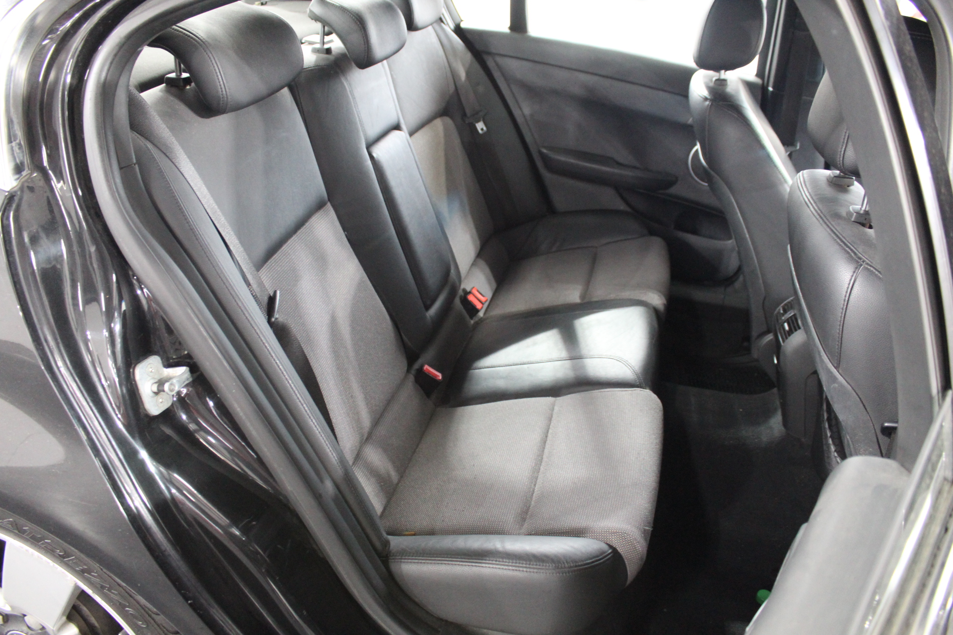 Men's (1 earring) Solid 925 Silver Hoop Earring 22 Crystals by Swarovski®