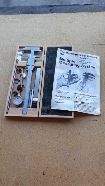 Solid 925 Sterling Silver 8mm Round Pendant a Crystal by Swarovski®