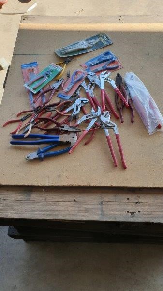 Mens Chunky 10mm Wide Figaro Necklace in Silver - 22 inches