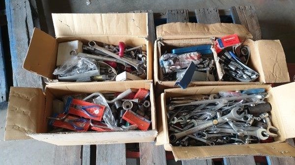 Seppelt The Great Entertainer Chardonnay Pinot Noir NV (6x 750mL).