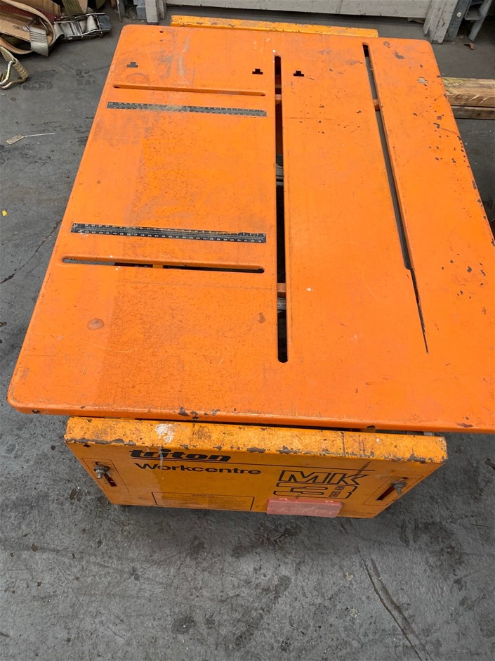 9K YELLOW GOLD 0.50ct F VS LAB DIAMOND CLAW SET BAND