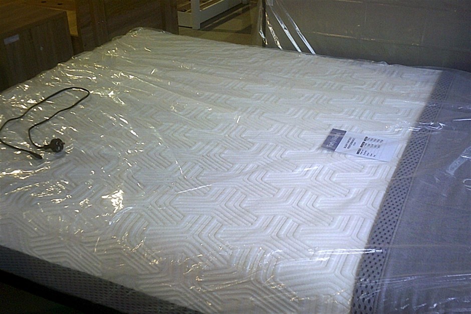 9K YELLOW GOLD 0.45ct F VS MULTI SHAPE LAB DIAMOND RING