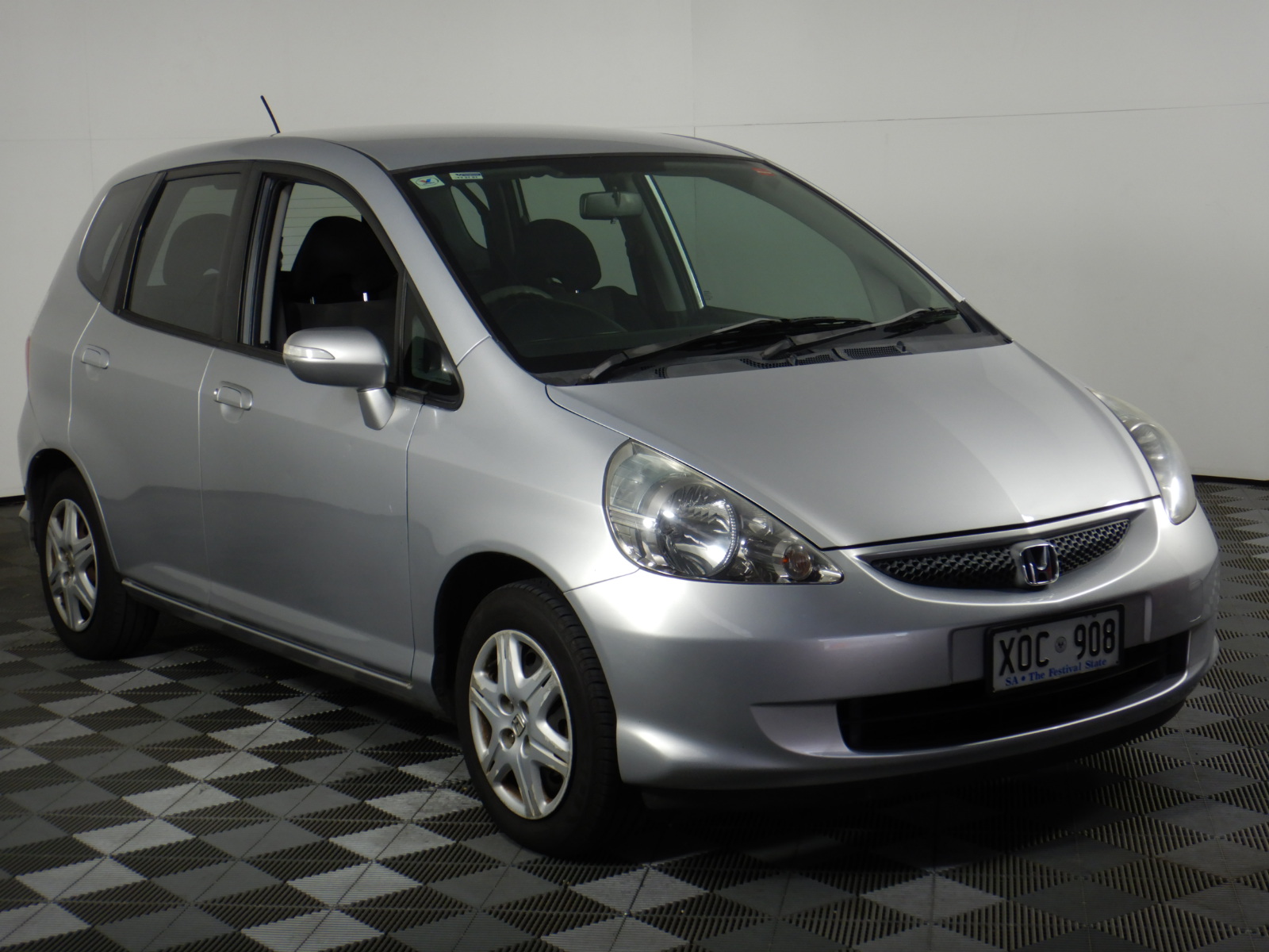 4.00 Carats D/VS1 Lab Grown Diamond - IGI Certified