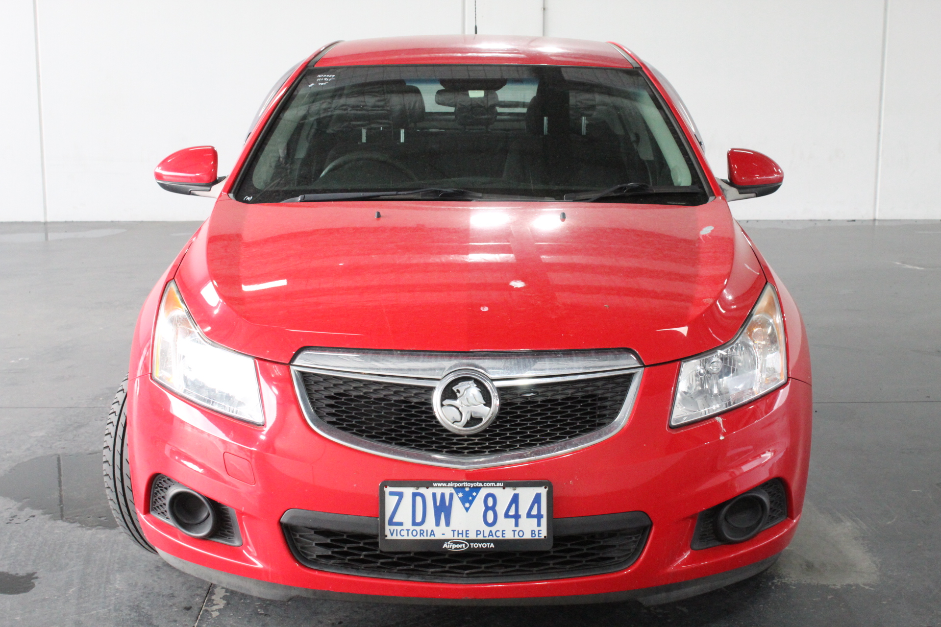 Stunning 18ct Heavy Yellow Gold Plated Simulated Diamond Round Pendant