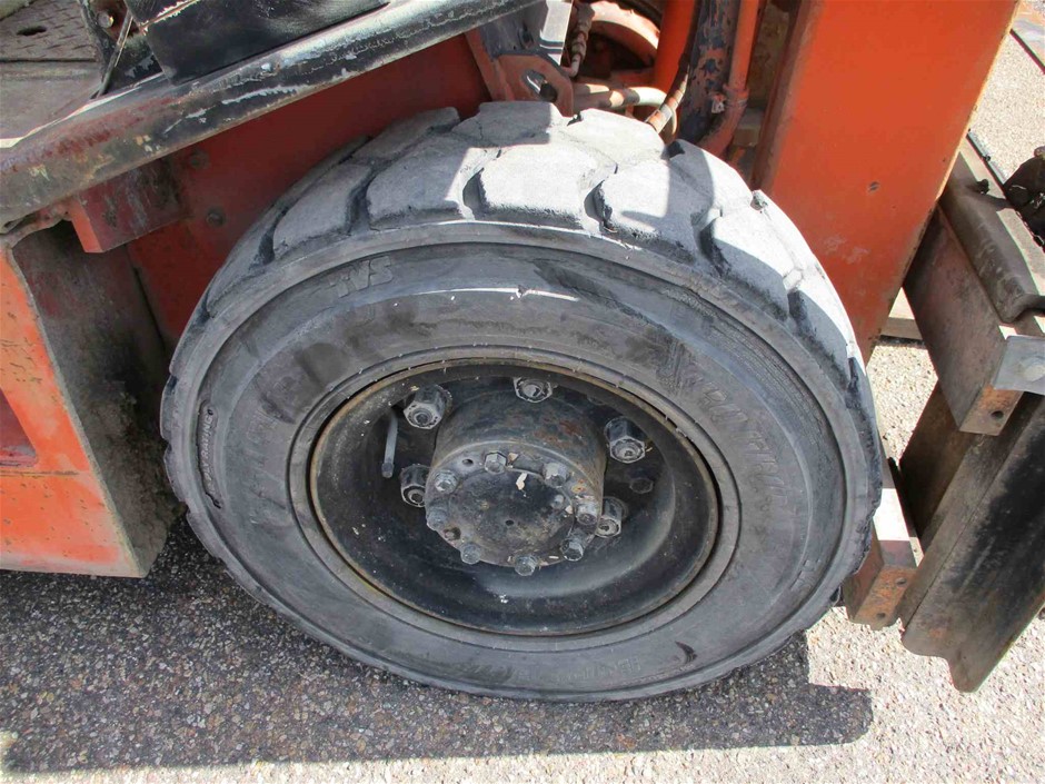 Stunning 18ct Heavy Yellow Gold Plated Simulated Diamond Drop Pendant