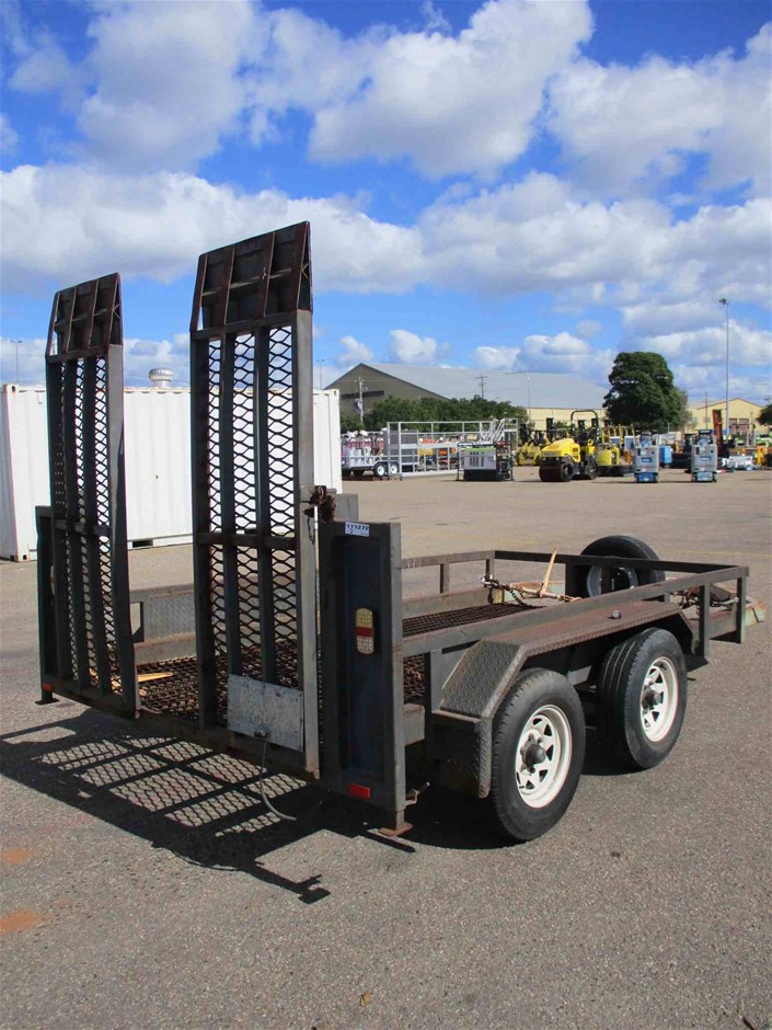 Stainless Steel Initial 'P' Bracelet with Simulated Diamonds - Yellow
