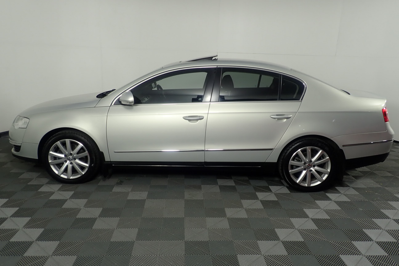 Aboriginal Flag, 1/10th Oz .999 Pure Solid Silver  Coin, with C.O.A