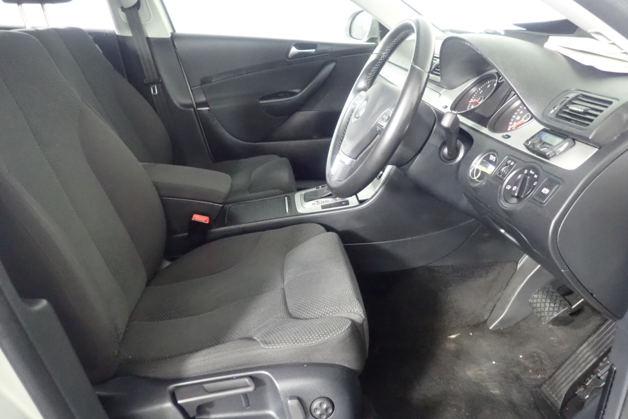 Approx 37 Ct of Loose Boulder Opal Chips (Coober Peby) In glass disp/bottle