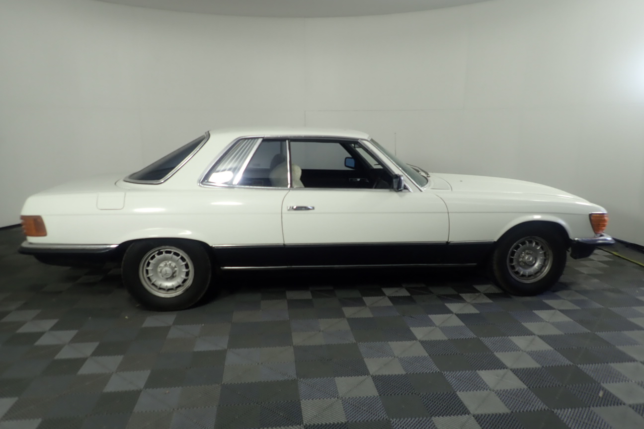 0.11 carat white round 5 diamonds