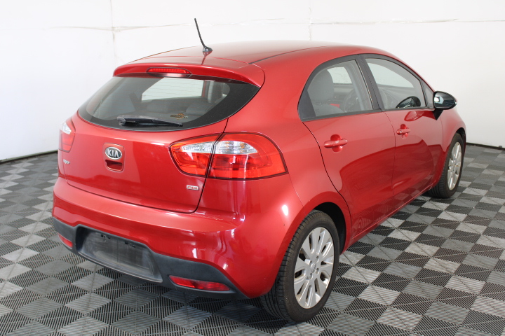 7.35 carat natural green emerald usd val:1150