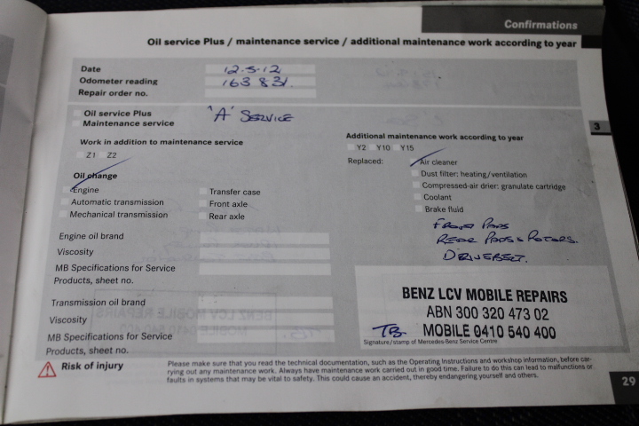 Large Oval 925 Sterling Silver Simulated Diamonds Ring - Size 9