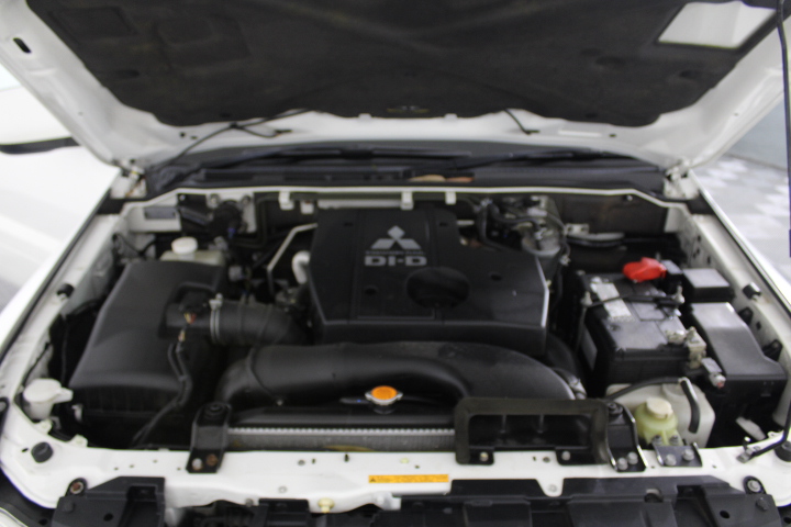 9K WHITE GOLD 1.75ct F VS LAB DIAMOND RADIANT CLAW RING