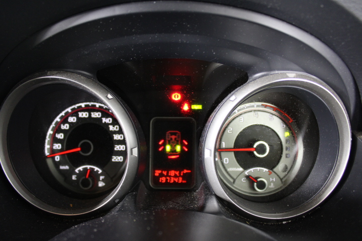 9K WHITE GOLD 1.75ct F VS LAB DIAMOND OVAL CLAW RING