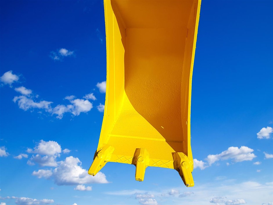 0.16 Carat White 4 round diamonds