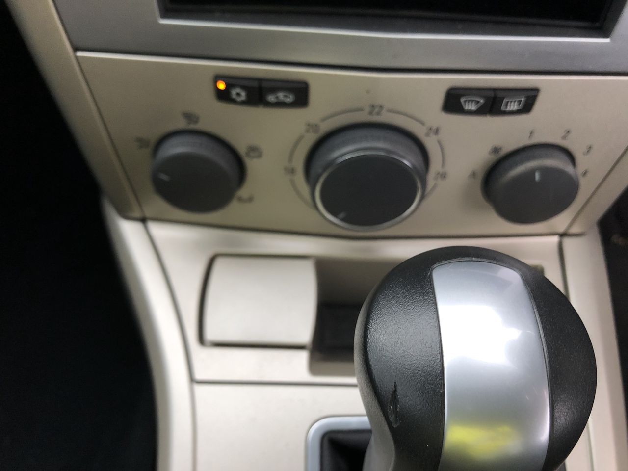 Copper Water Bottle Hammered 1 Litre for Ayurvedic Health Benefits