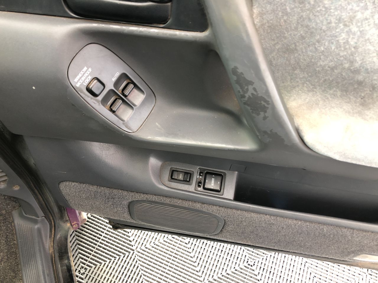 0.12 carat round 5 white diamond